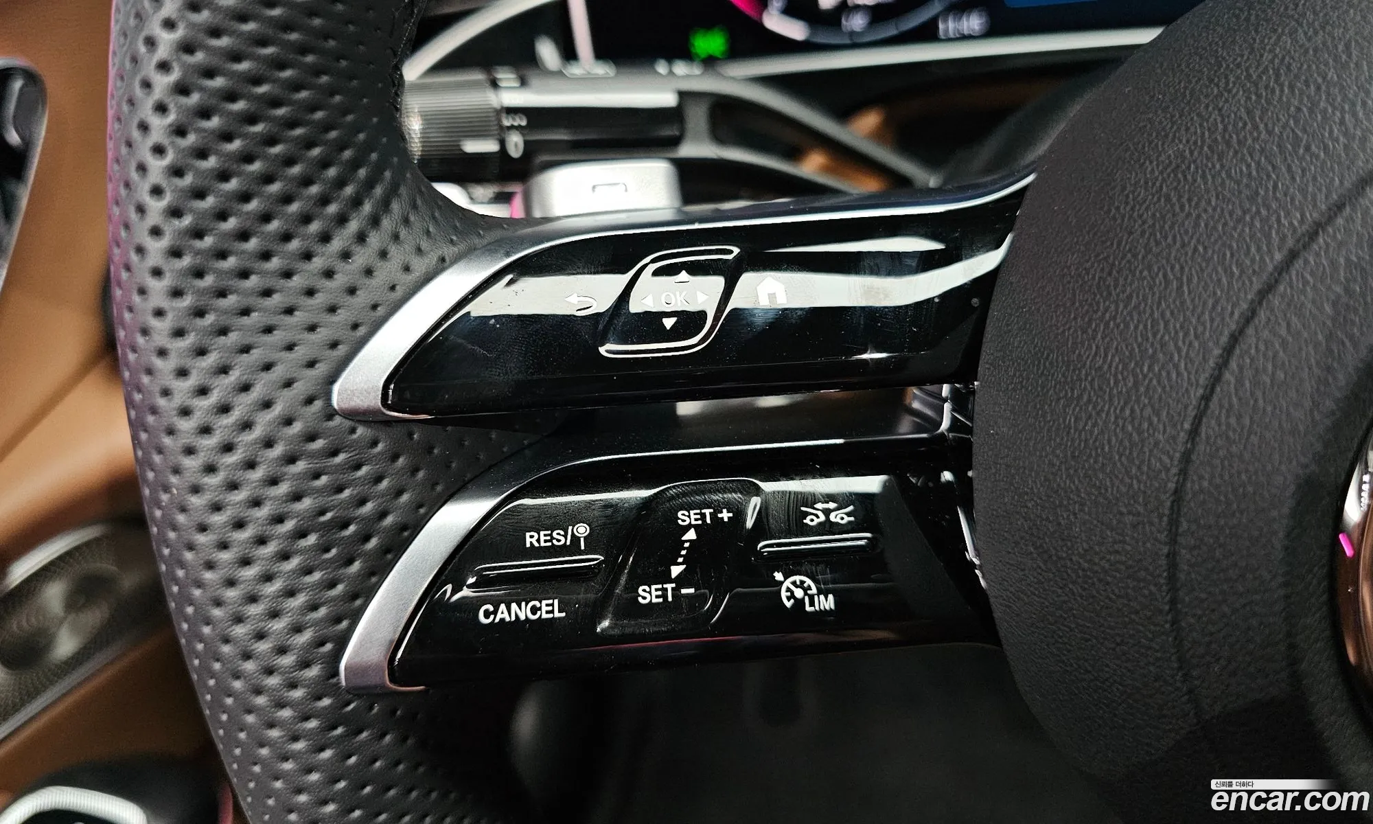 Mercedes-Benz E-Class W214 2026 — 34