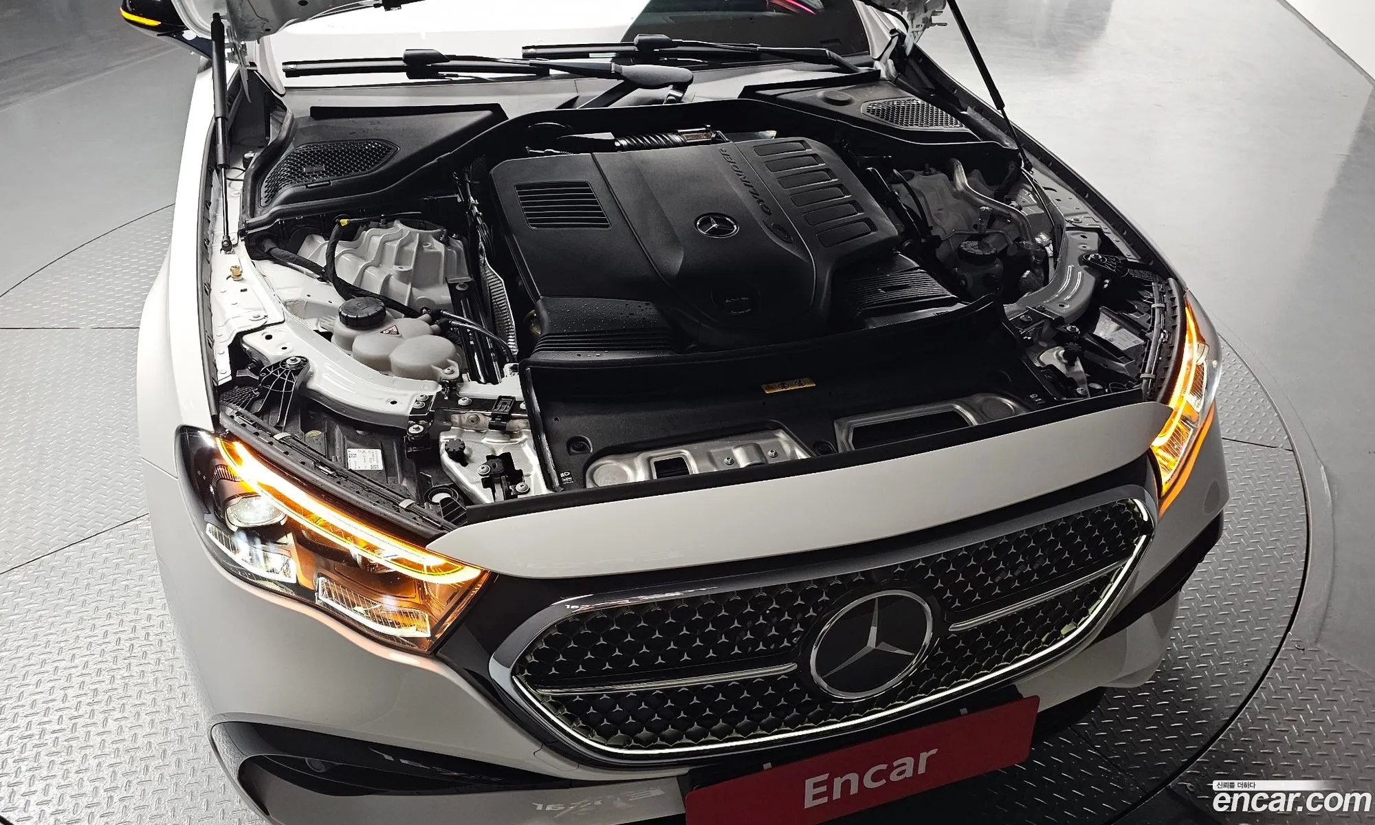 Mercedes-Benz E-Class W214 2026 — 13