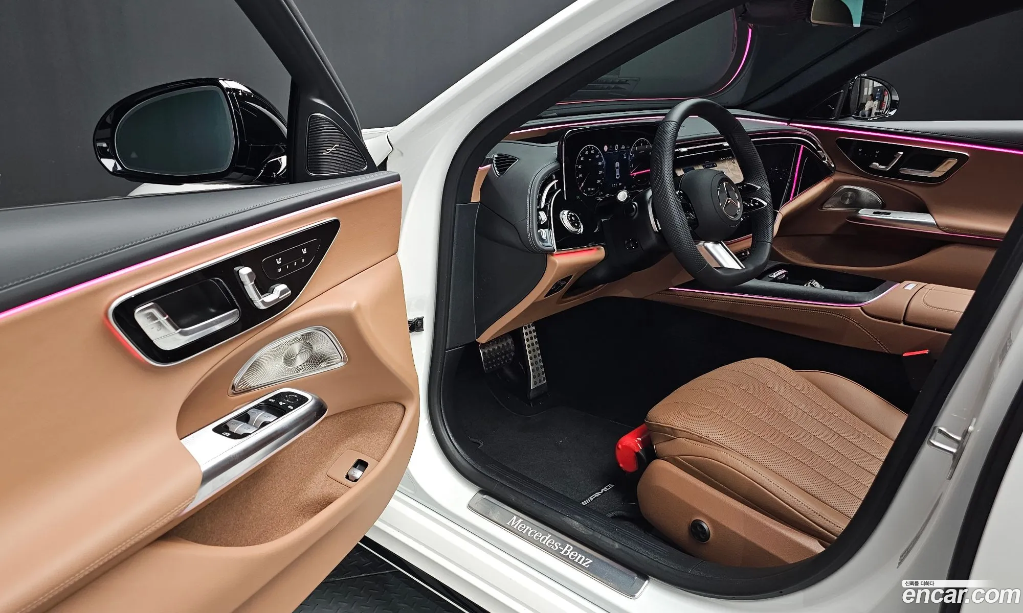 Mercedes-Benz E-Class W214 2026 — 16