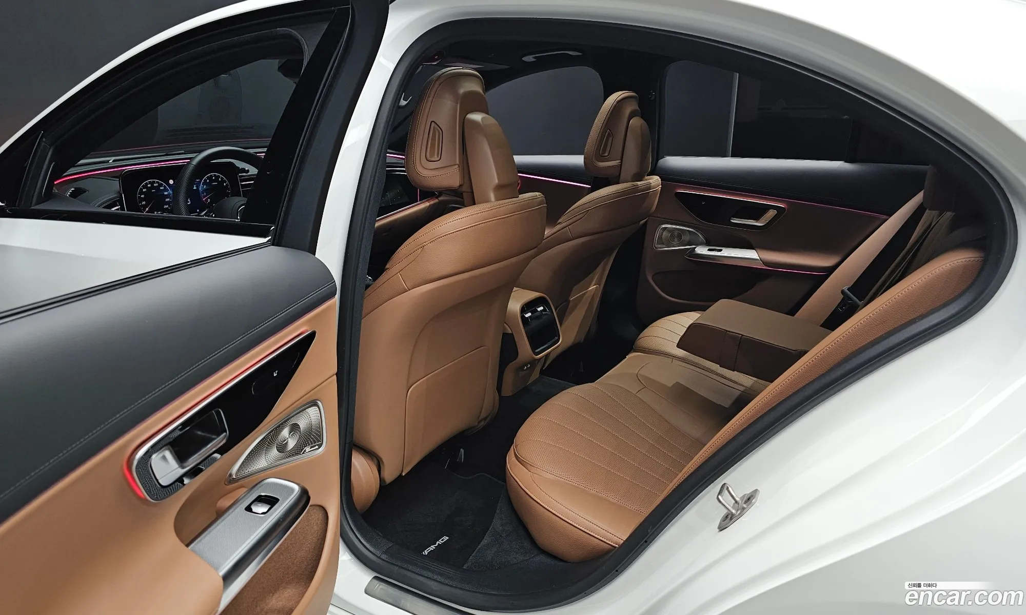 Mercedes-Benz E-Class W214 2026 — 24