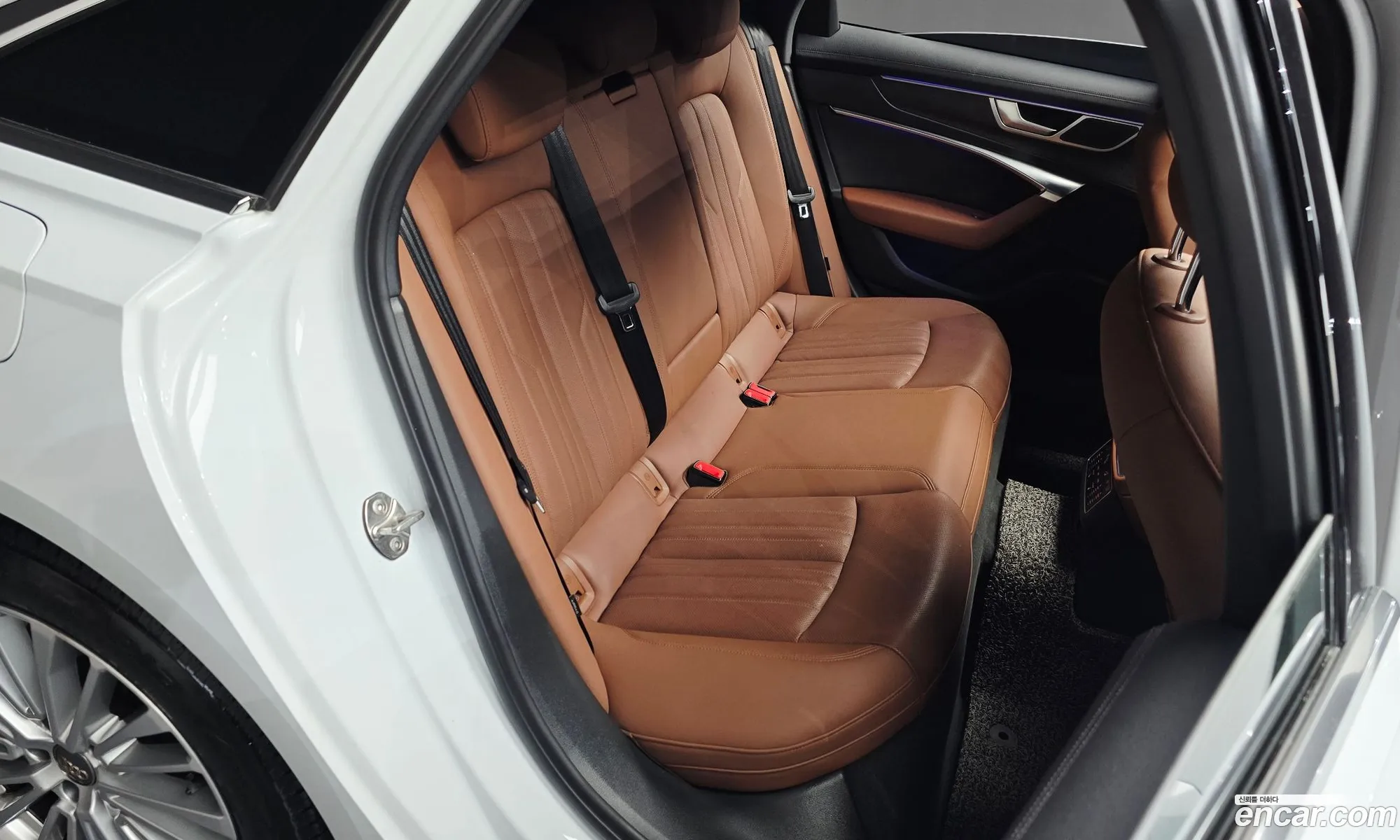 Audi A6 2020 WAUZZZF21LN044894 — 26