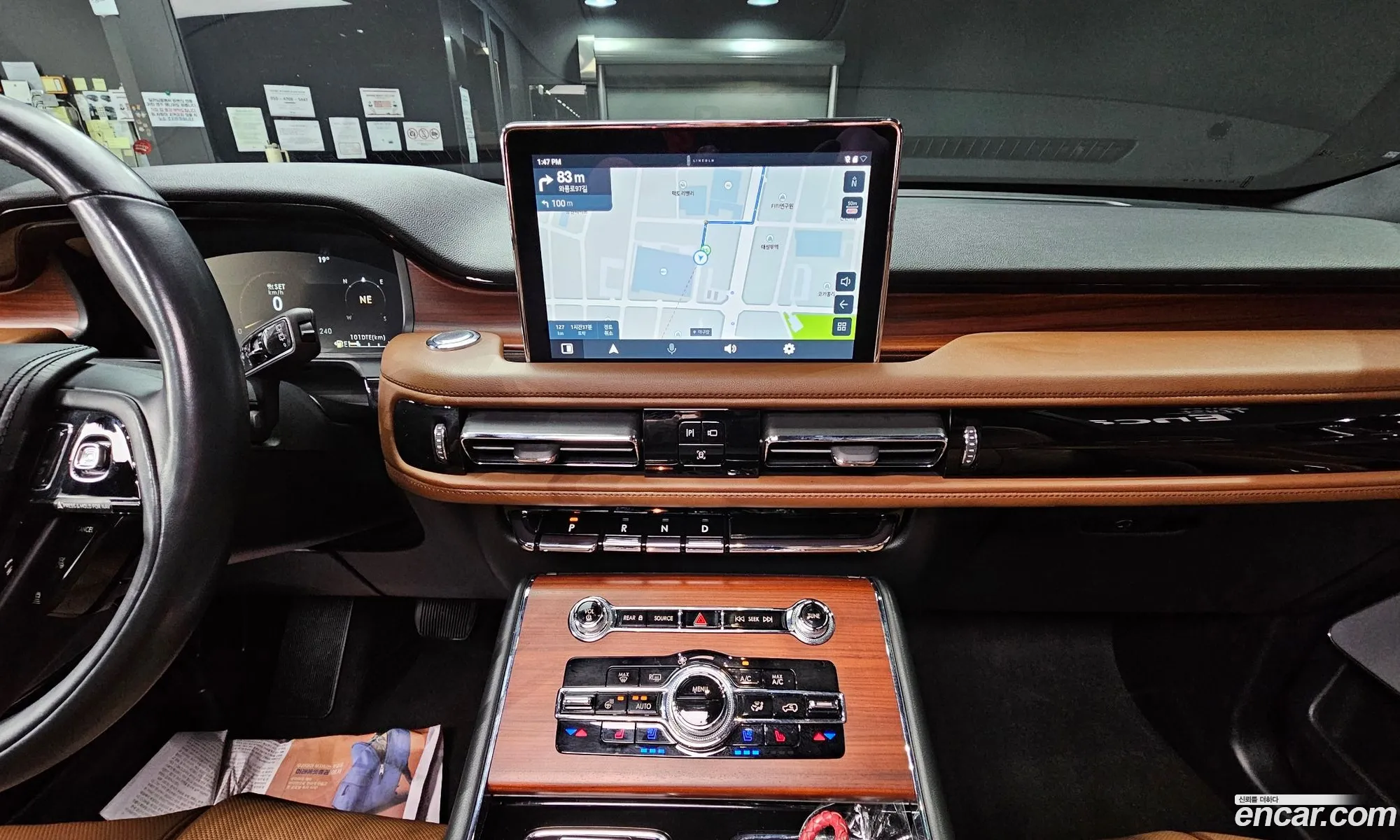 Lincoln Aviator 2023 5LM5J7XC3PGL12514 — 18