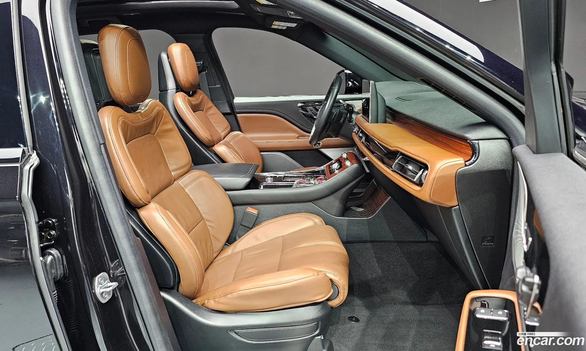 Lincoln Aviator 2023 5LM5J7XC3PGL12514 — 4