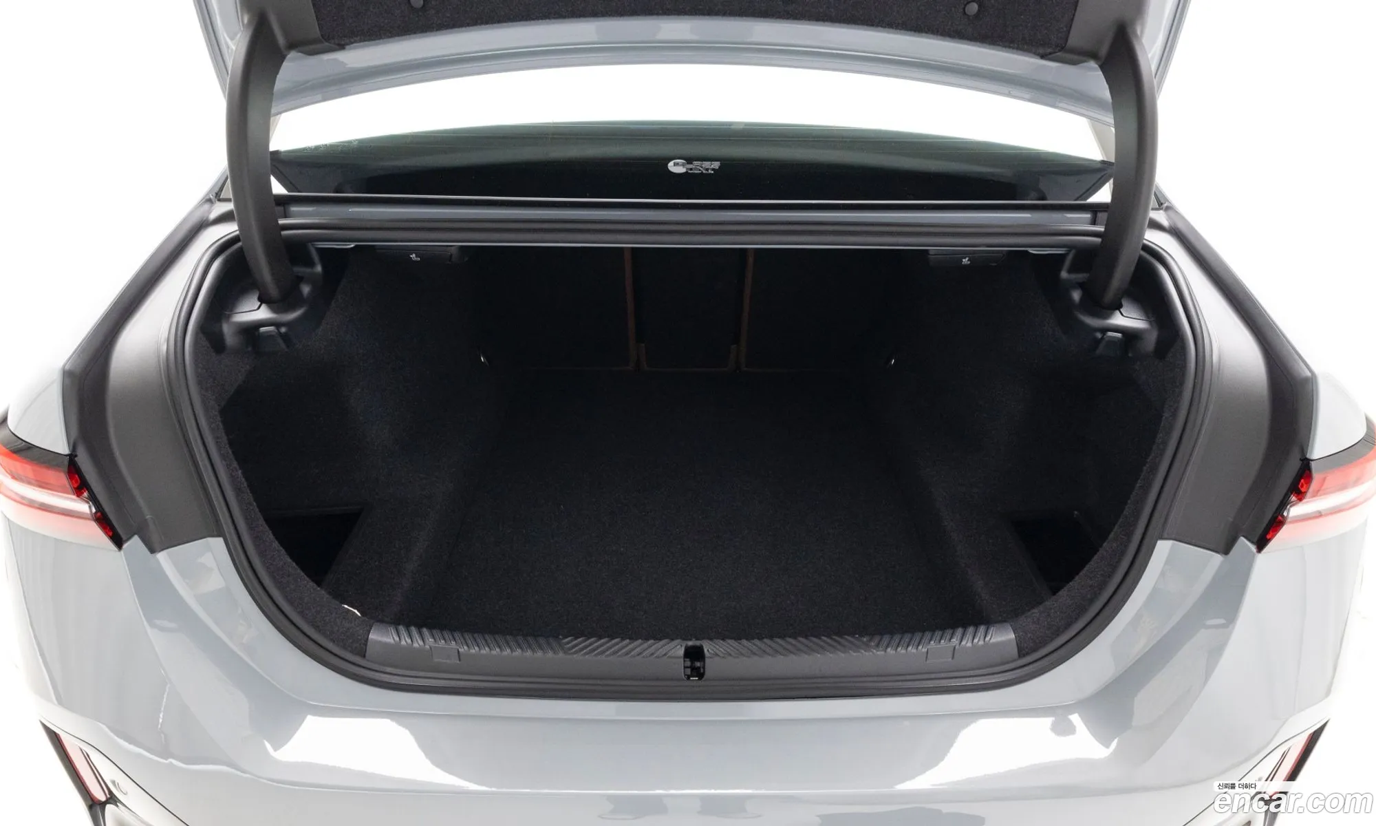 BMW 5 Series 2025 — 18