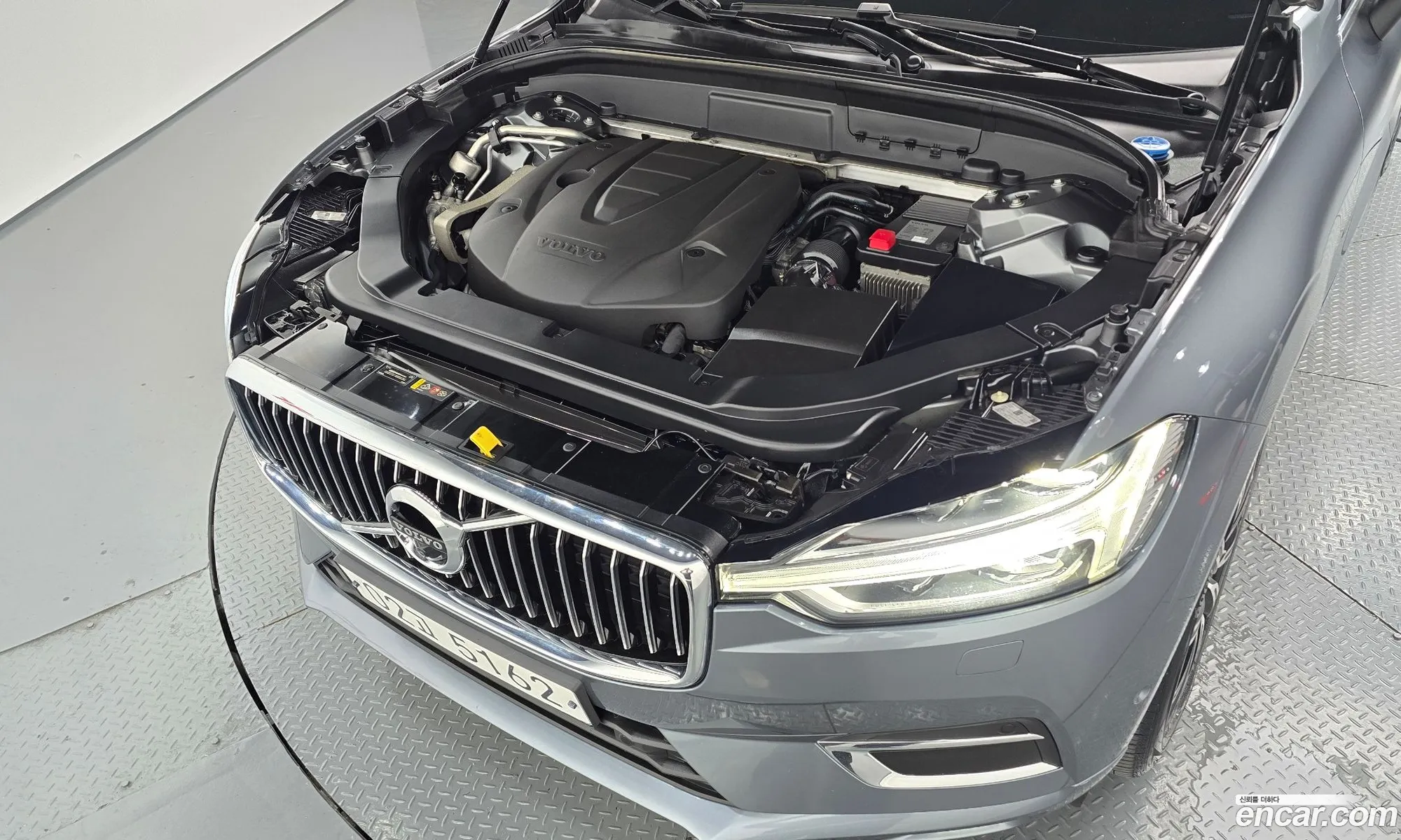 Volvo XC60 2018 YV1UZA8ACJ1023520 — 3