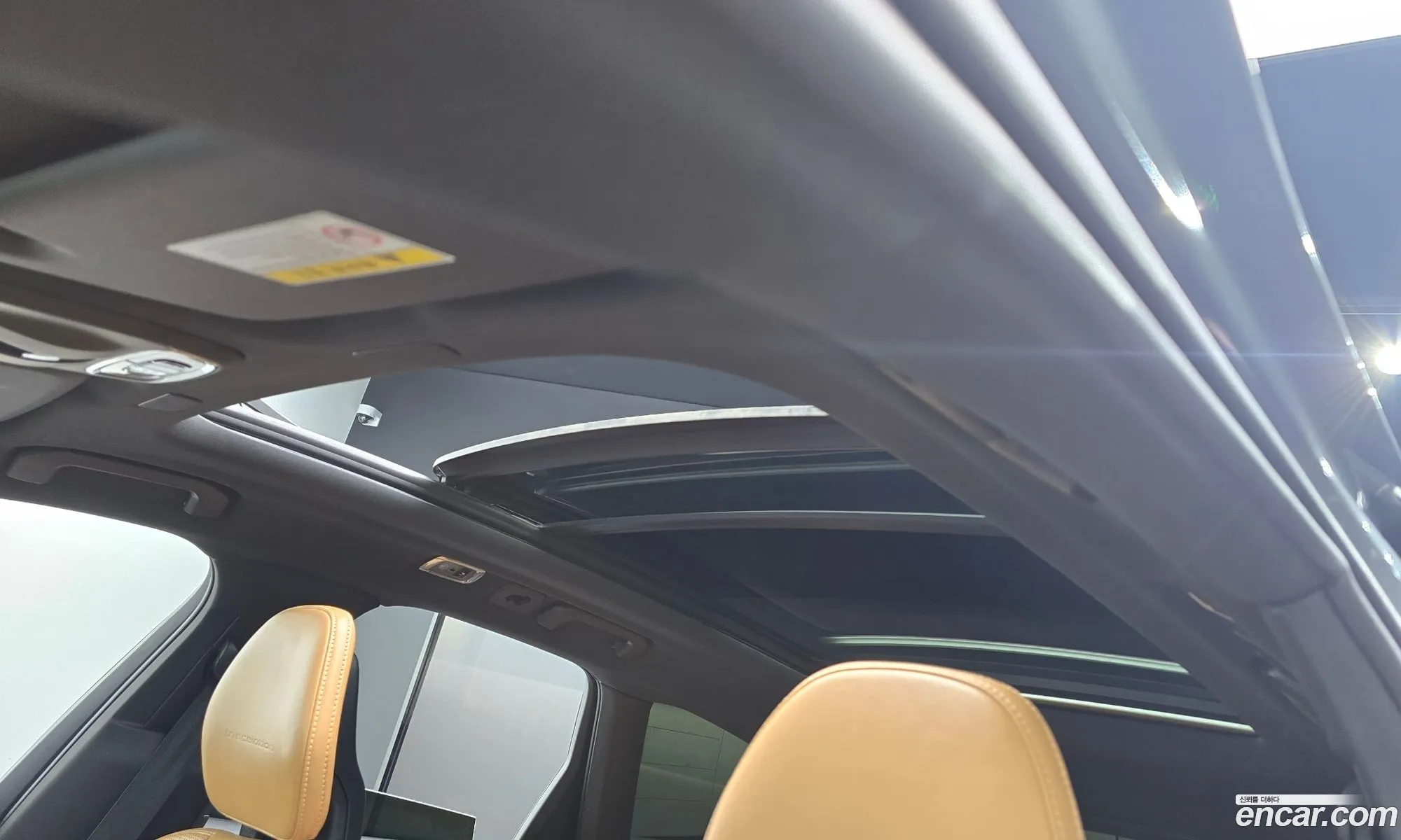 Volvo XC60 2018 YV1UZA8ACJ1023520 — 14