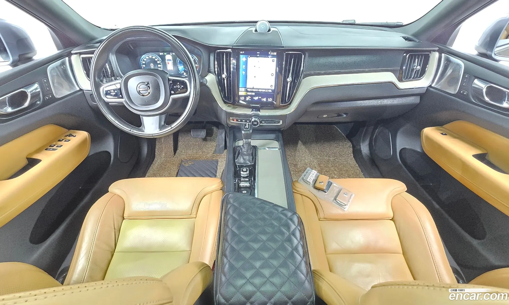 Volvo XC60 2018 YV1UZA8ACJ1023520 — 19