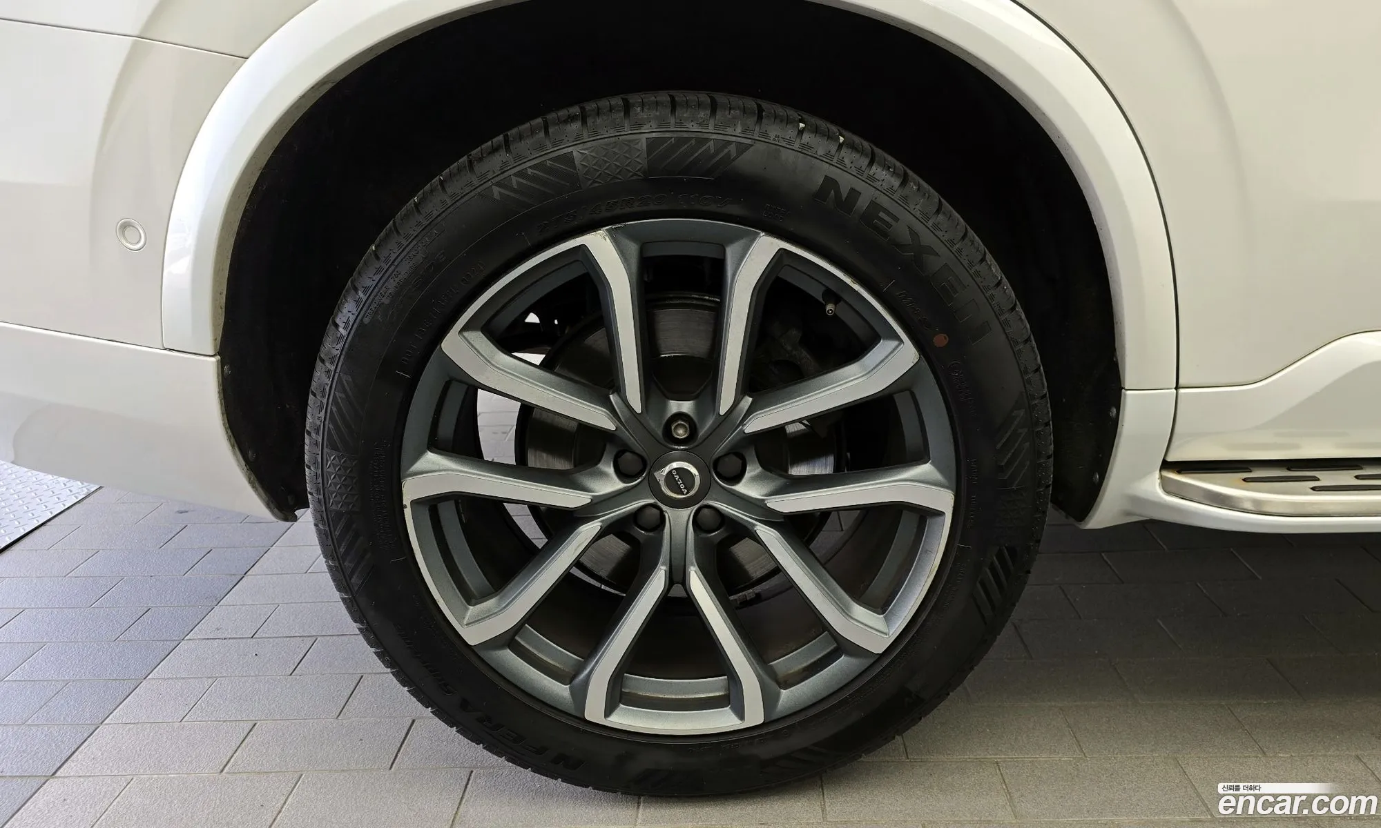 Volvo XC90 2017 — 14