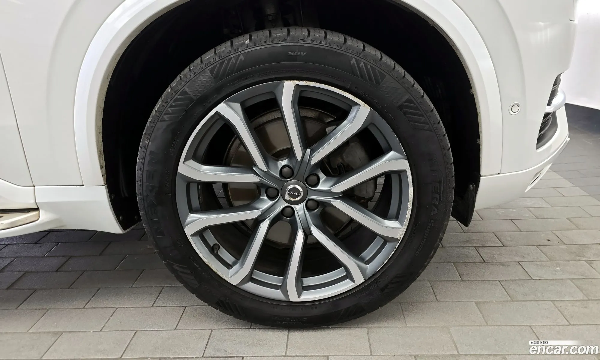 Volvo XC90 2017 — 29