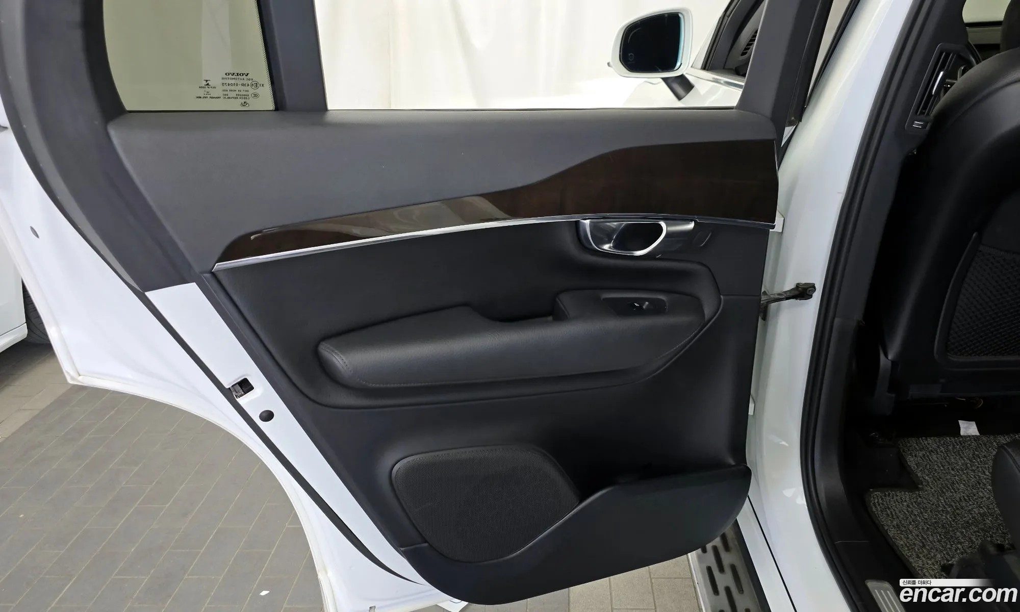 Volvo XC90 2017 — 13