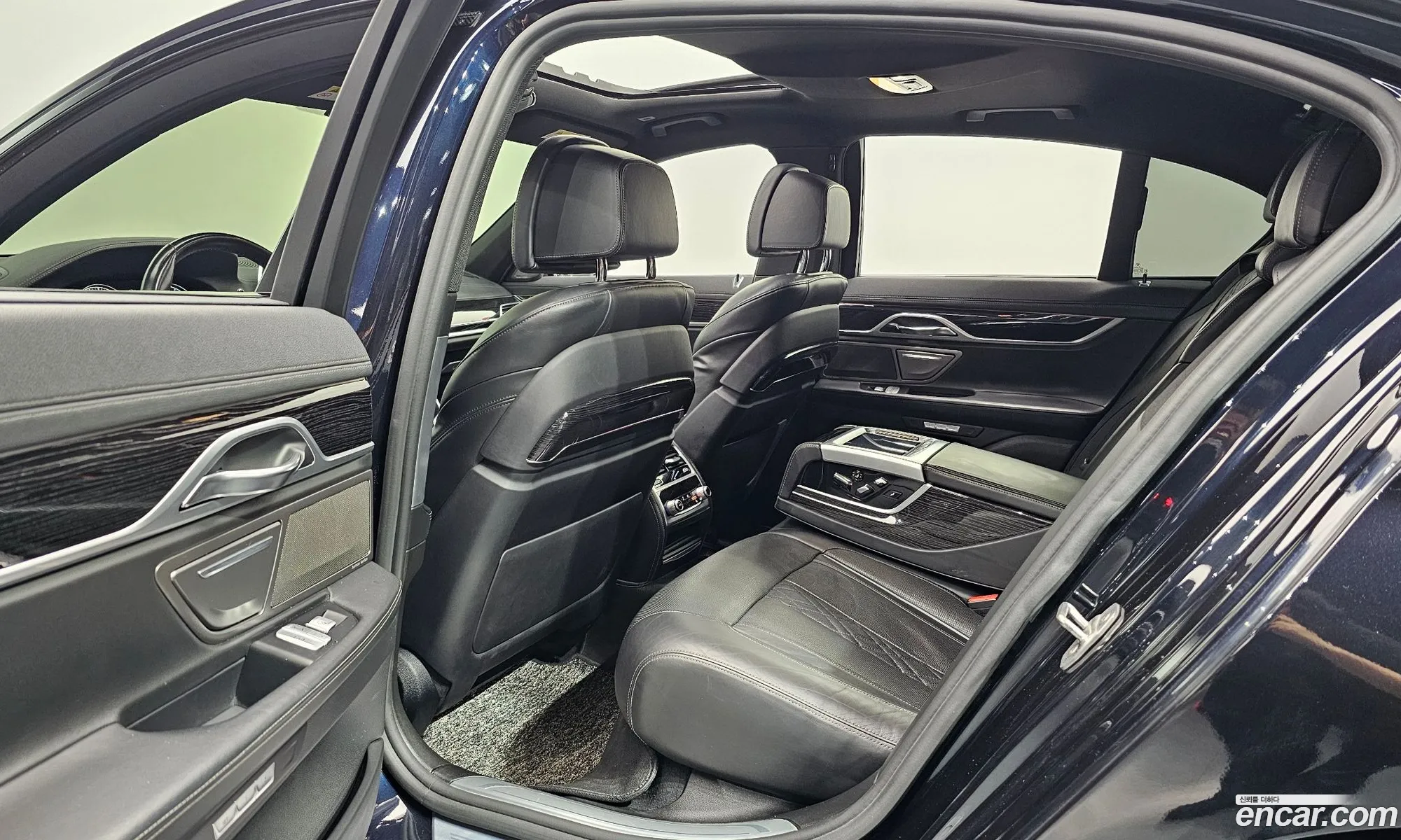 BMW 7 Series 2016 WBA7C6109GG583027 — 8