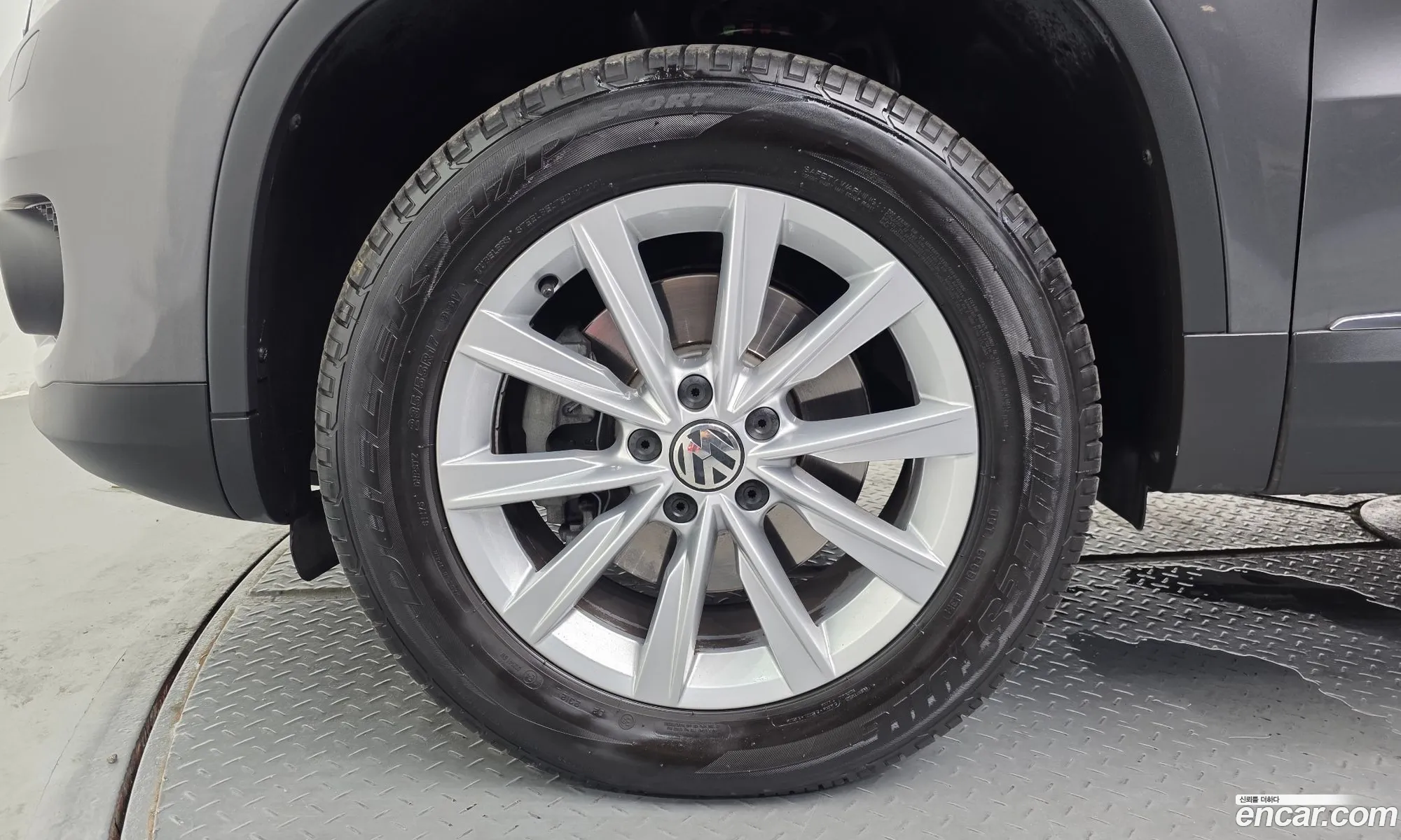 Volkswagen Tiguan 2013 — 14