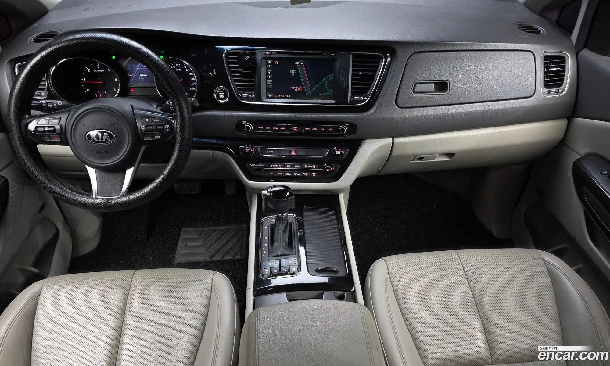 Kia Carnival 2016 KNAME81ABGS226707 — 2