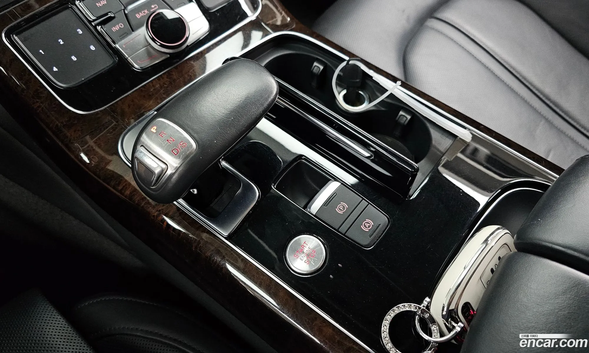 Audi A8 2015 WAUZZZ4H8FN010561 — 5