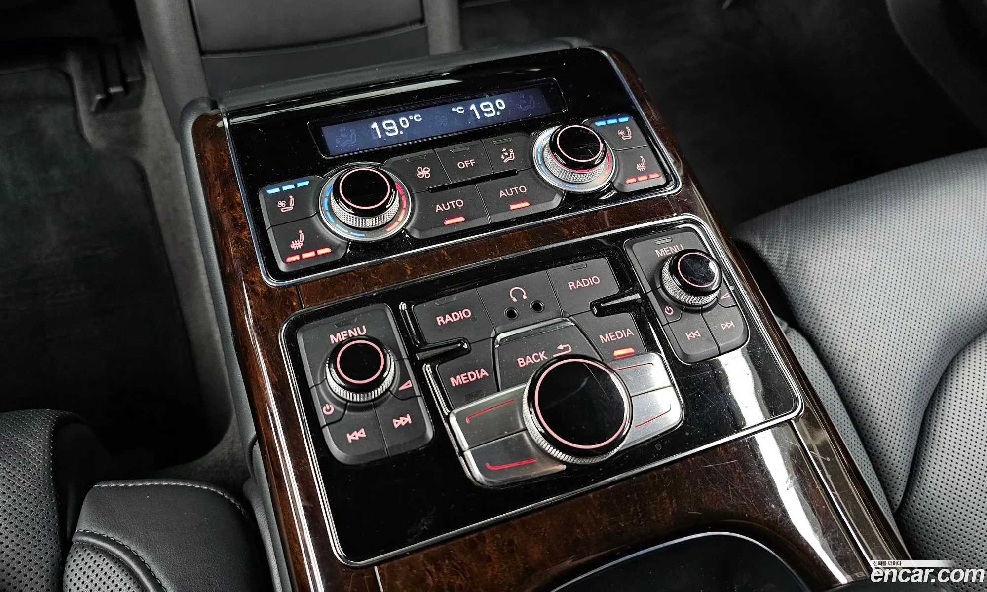 Audi A8 2015 WAUZZZ4H8FN010561 — 18