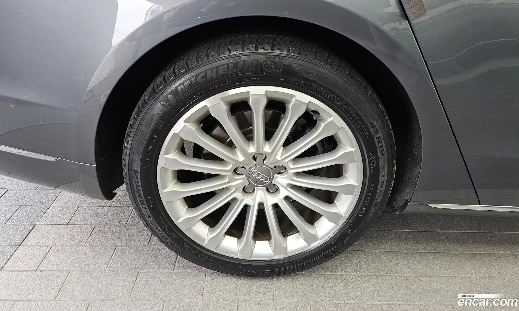 Audi A8 2015 WAUZZZ4H8FN010561 — 11