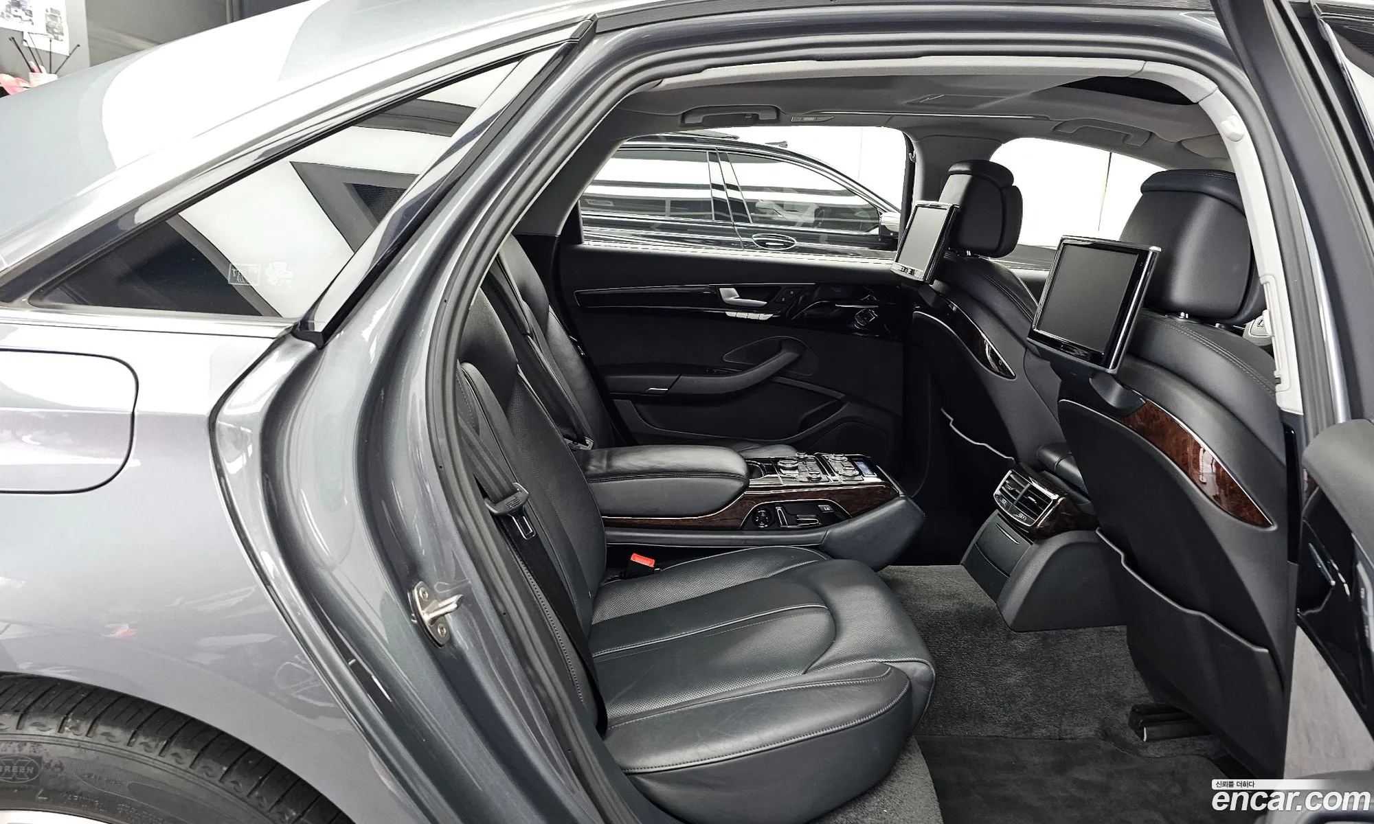 Audi A8 2015 WAUZZZ4H8FN010561 — 3
