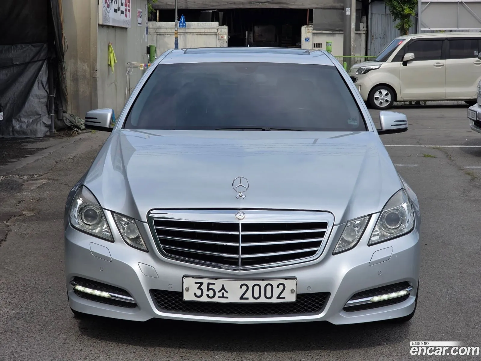 Mercedes-Benz E-Class W212 2011 — 19