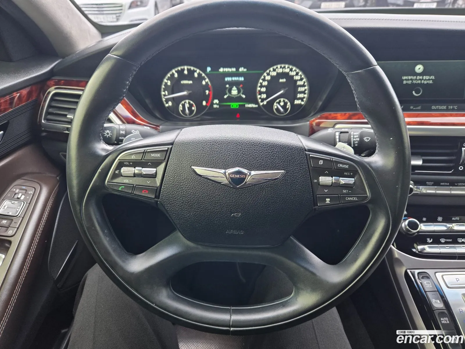 Genesis EQ900 2016 — 2