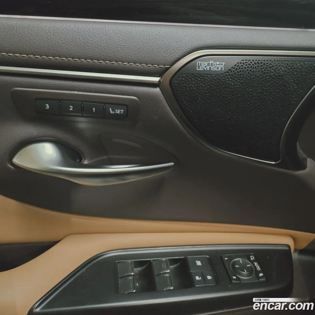Lexus ES300h 7th Gen 2021 — 17
