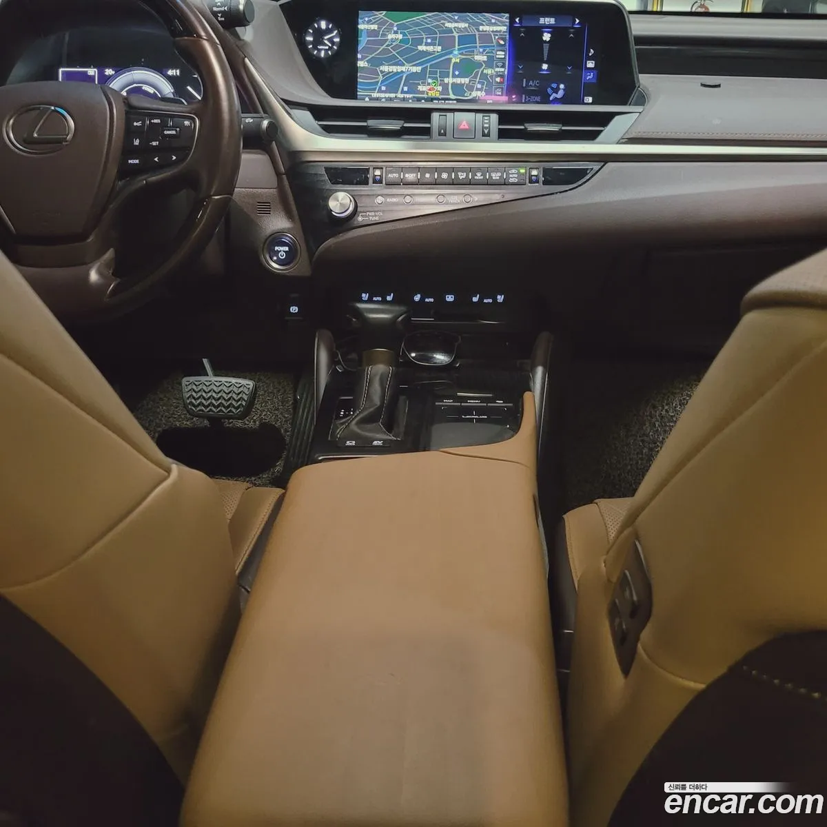 Lexus ES300h 7th Gen 2021 — 16