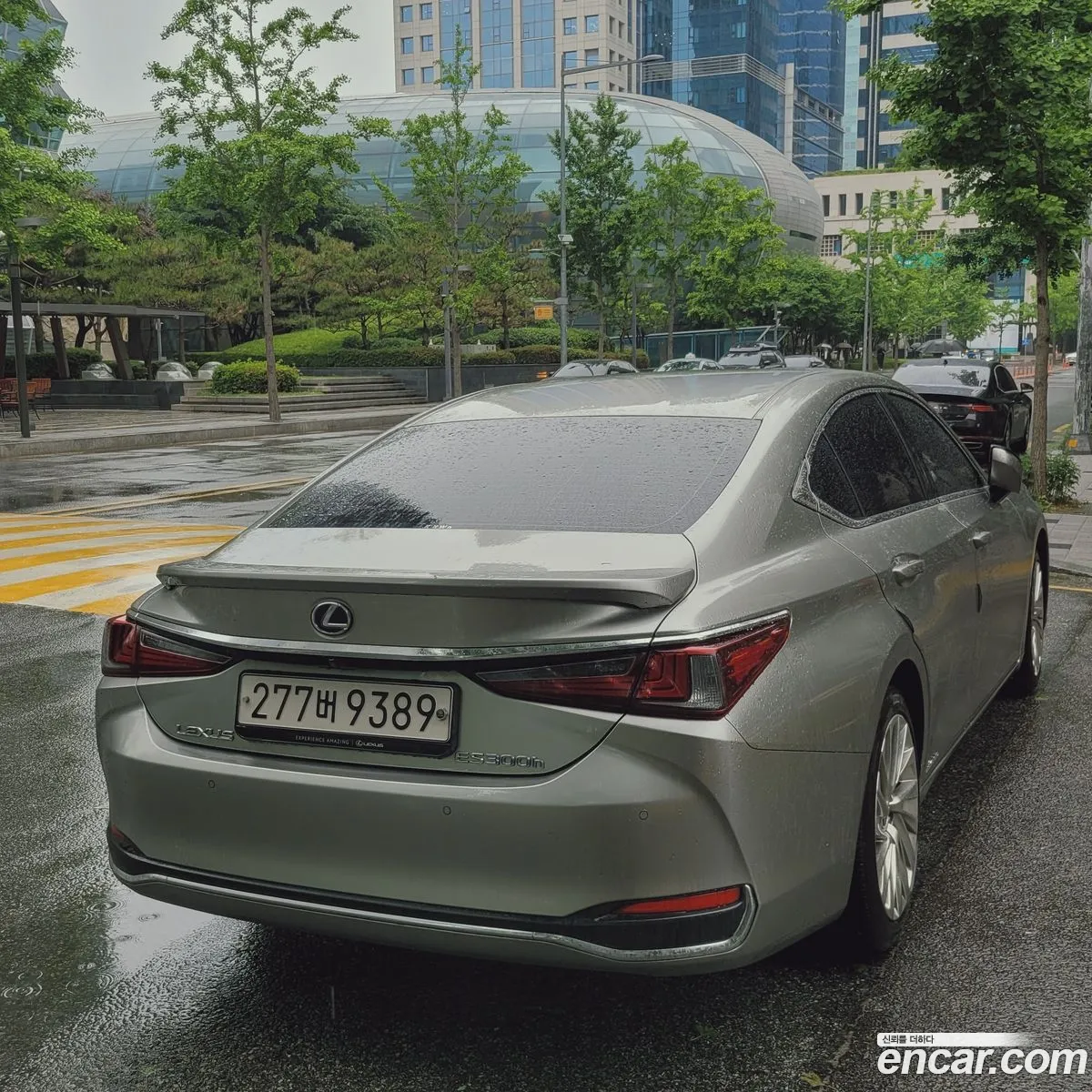 Lexus ES300h 7th Gen 2021 — 14