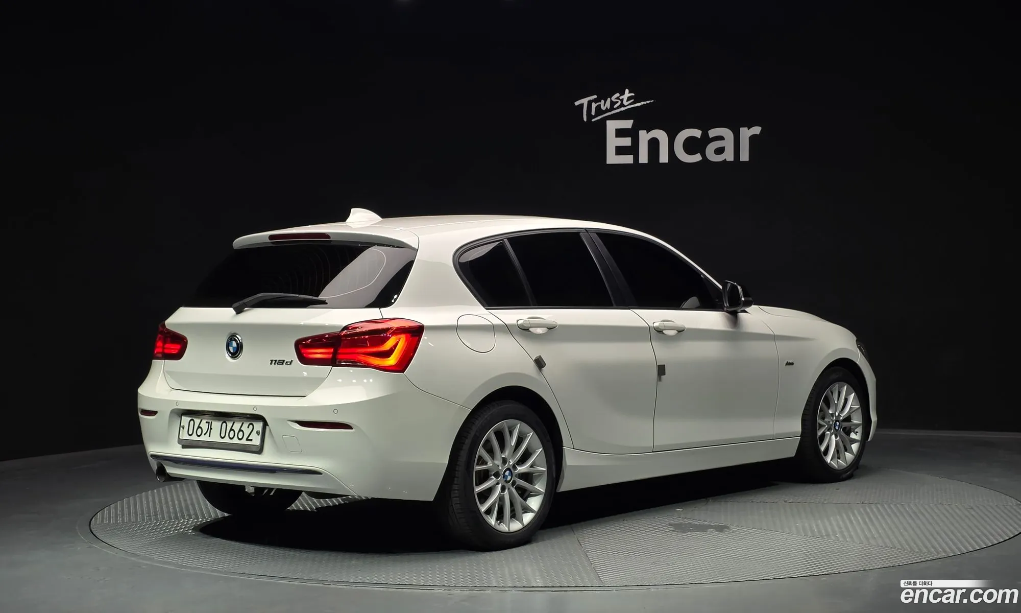 BMW 1 Series 2016 WBA1S5106G5D24898 — 16