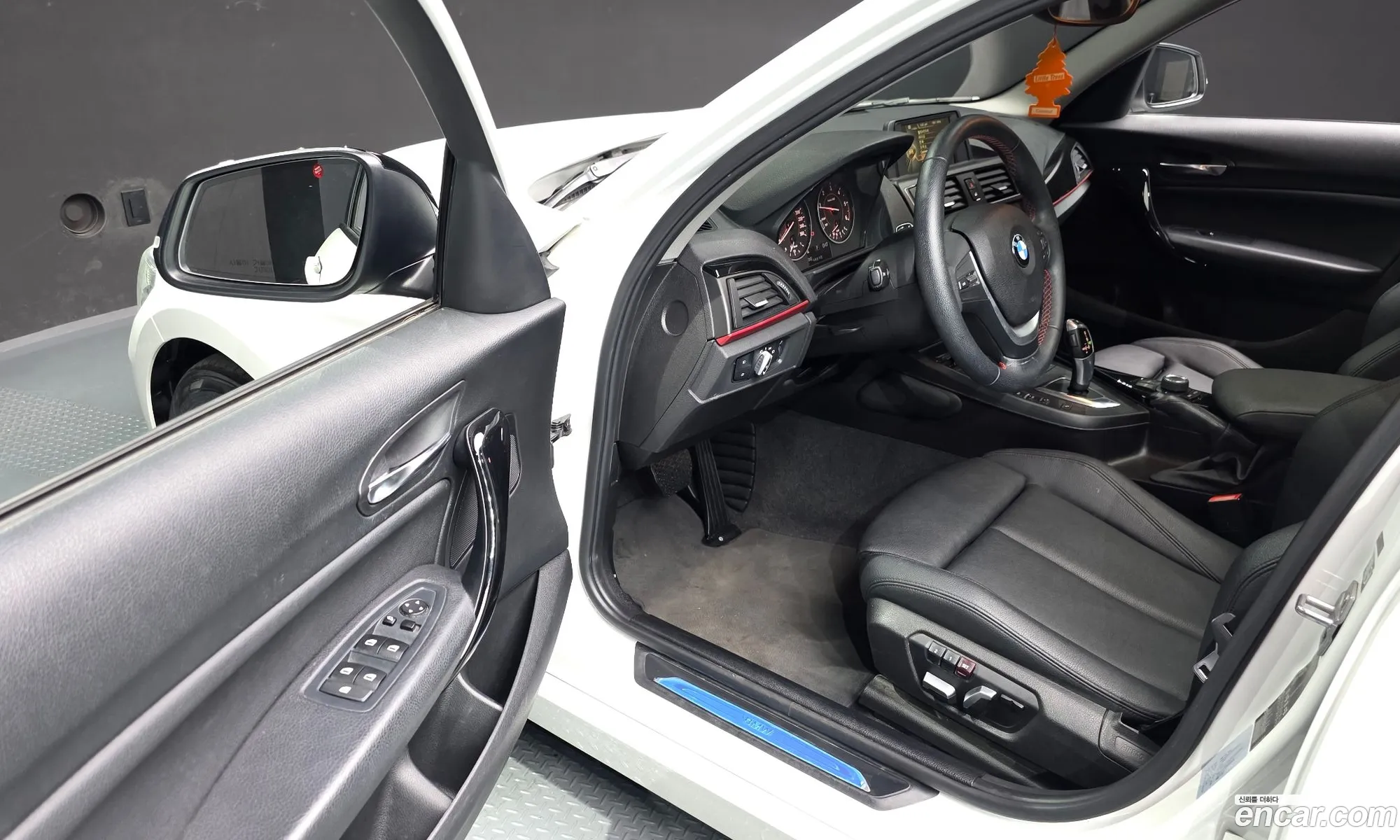 BMW 1 Series 2016 WBA1S5106G5D24898 — 18