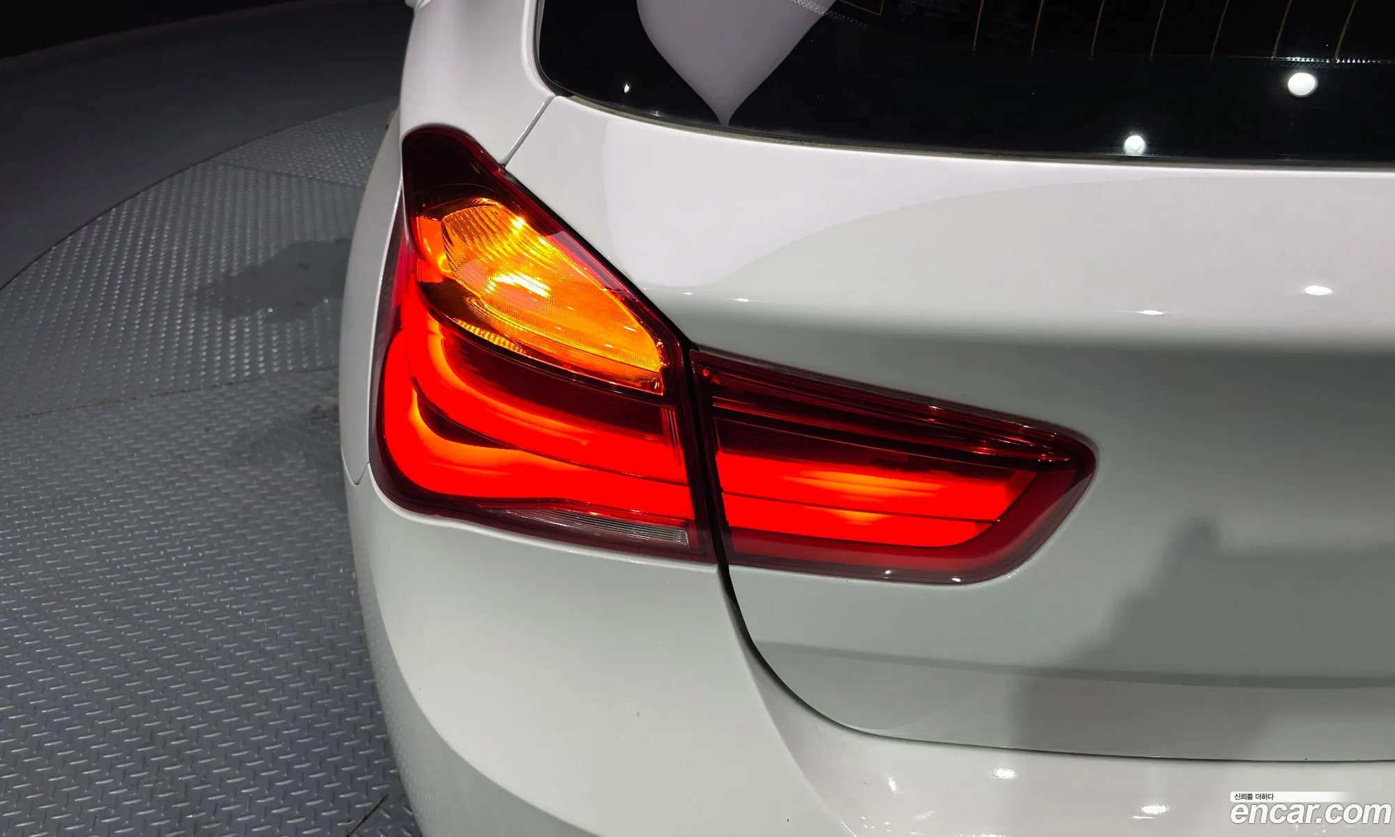 BMW 1 Series 2016 WBA1S5106G5D24898 — 30