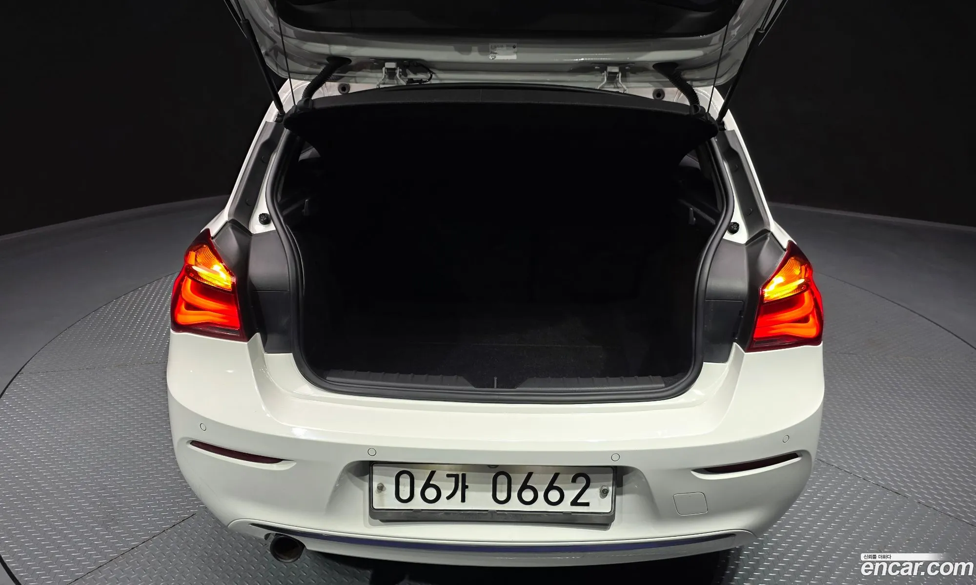 BMW 1 Series 2016 WBA1S5106G5D24898 — 17