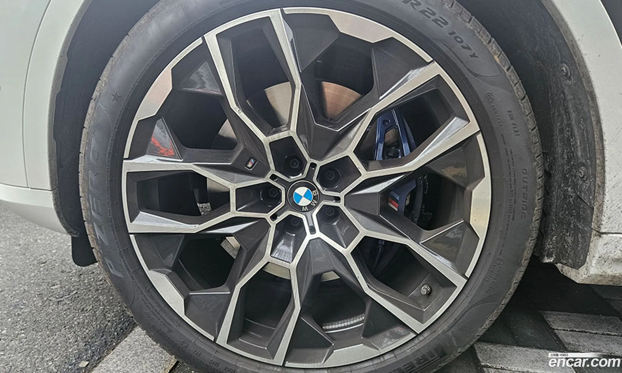 BMW X7 2025 — 7