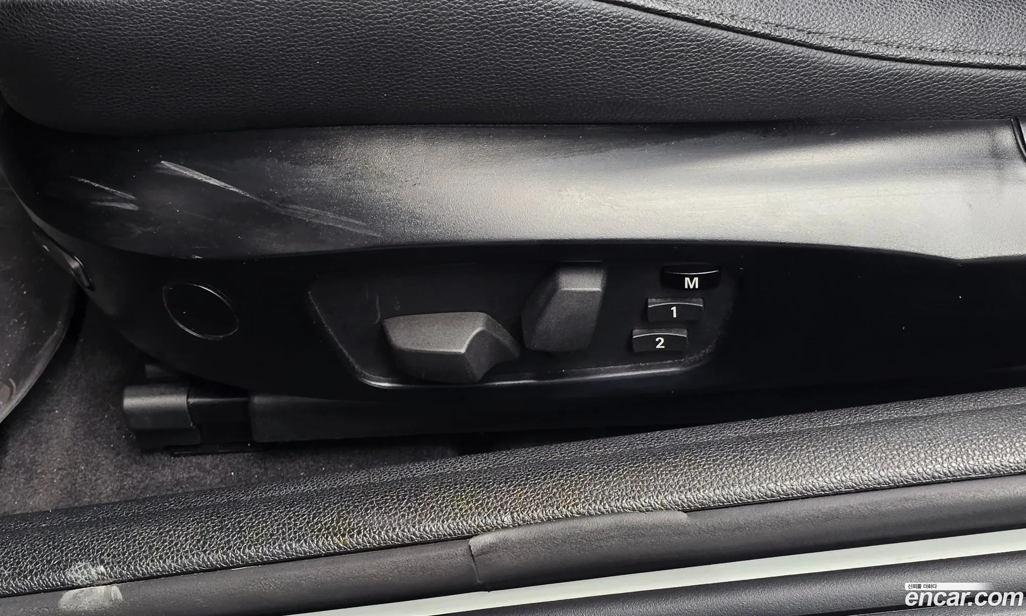 BMW 1 Series 2011 WBAUR3105BVL41873 — 4