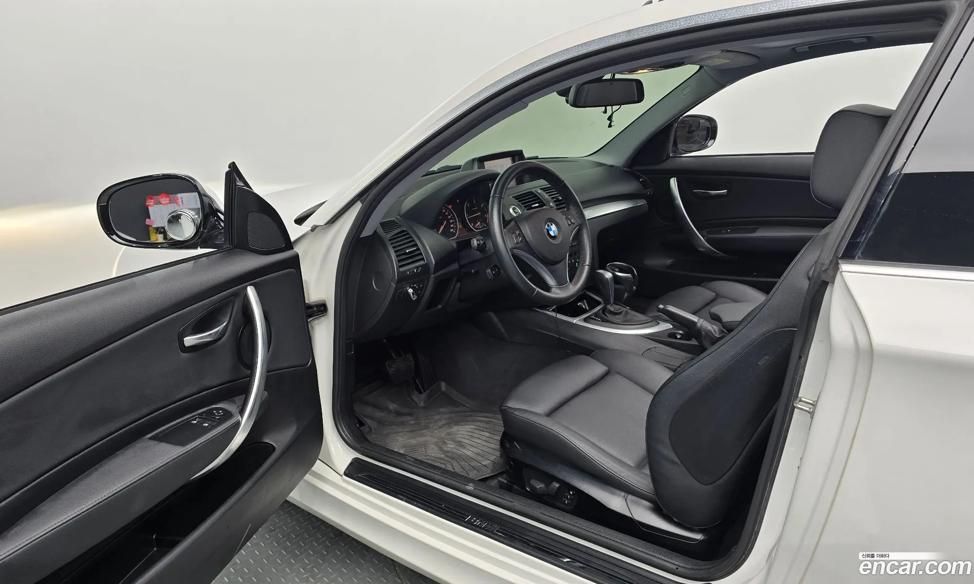 BMW 1 Series 2011 WBAUR3105BVL41873 — 20