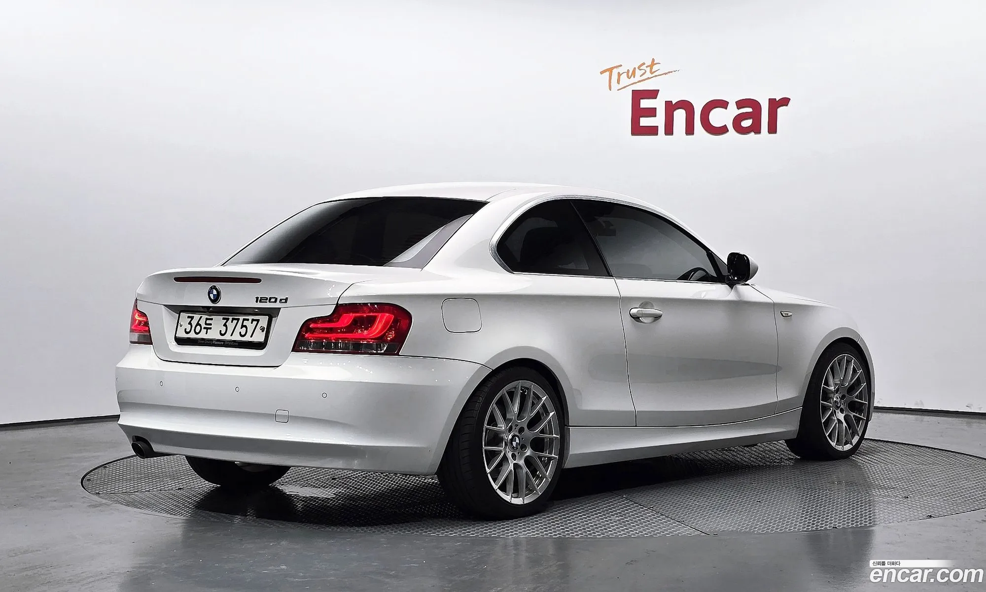 BMW 1 Series 2011 WBAUR3105BVL41873 — 9