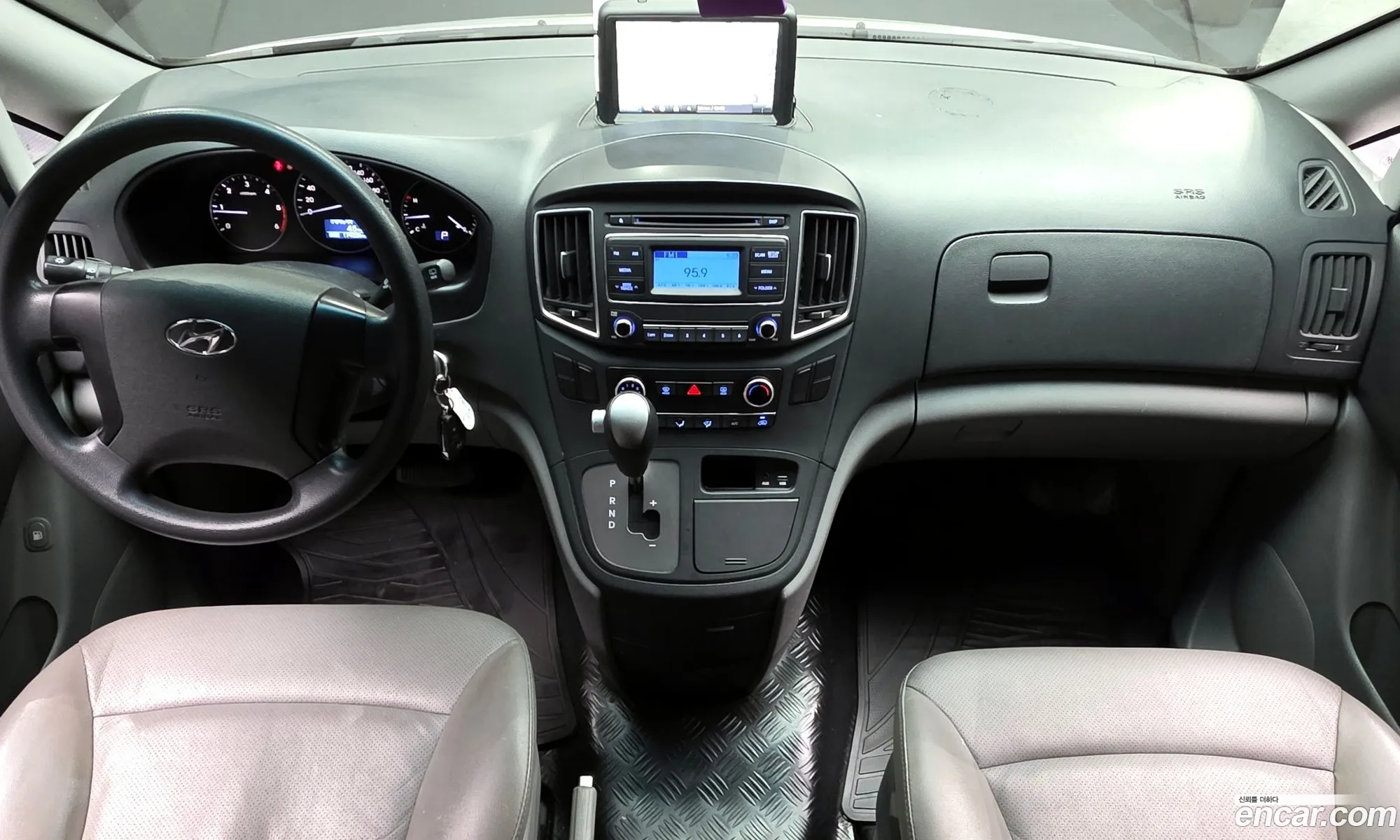 Hyundai Grand Starex 2019 — 3