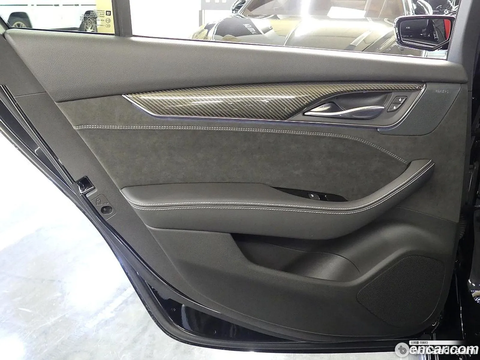 Cadillac CT5-V 2022 — 17