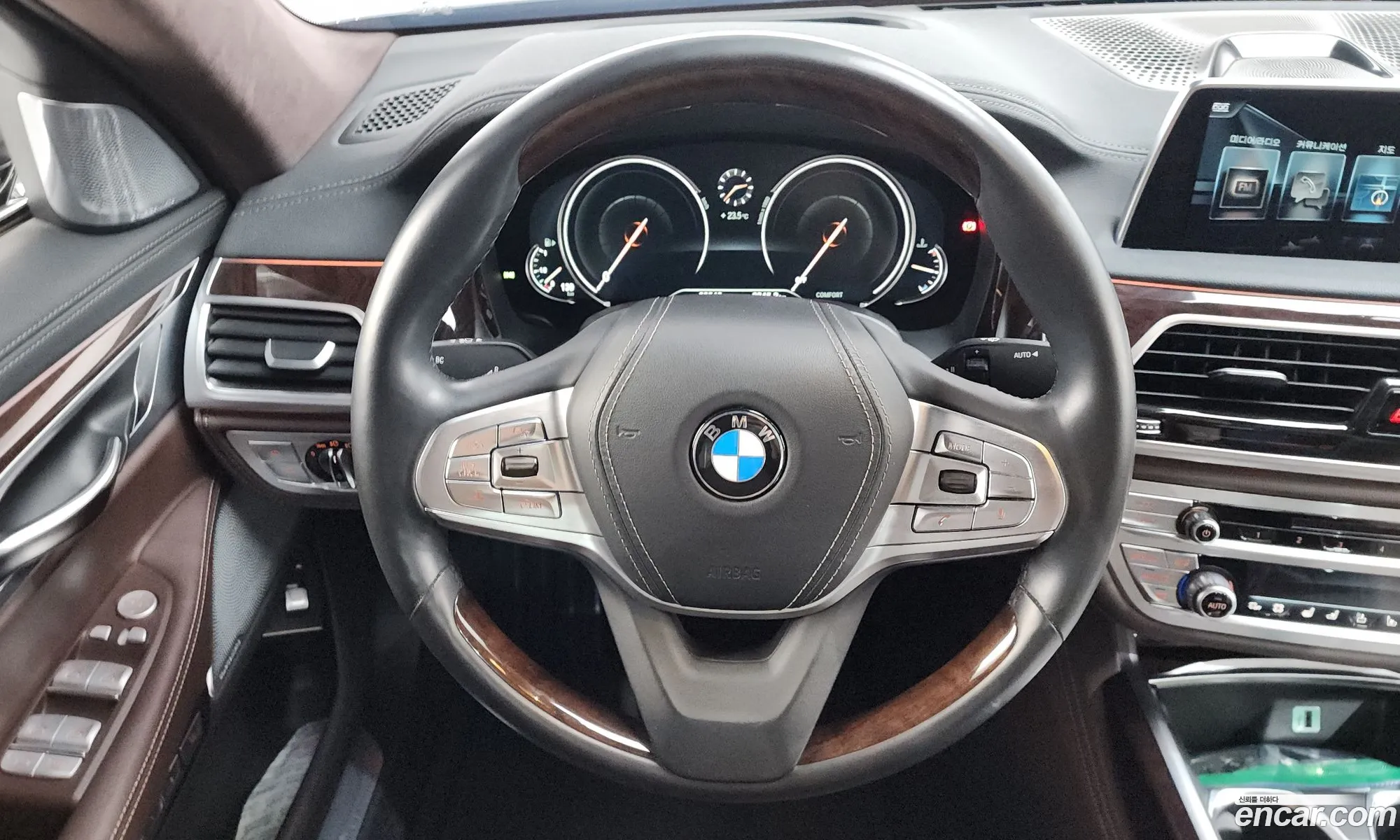 BMW 7 Series 2016 WBA7F2107GG525076 — 7