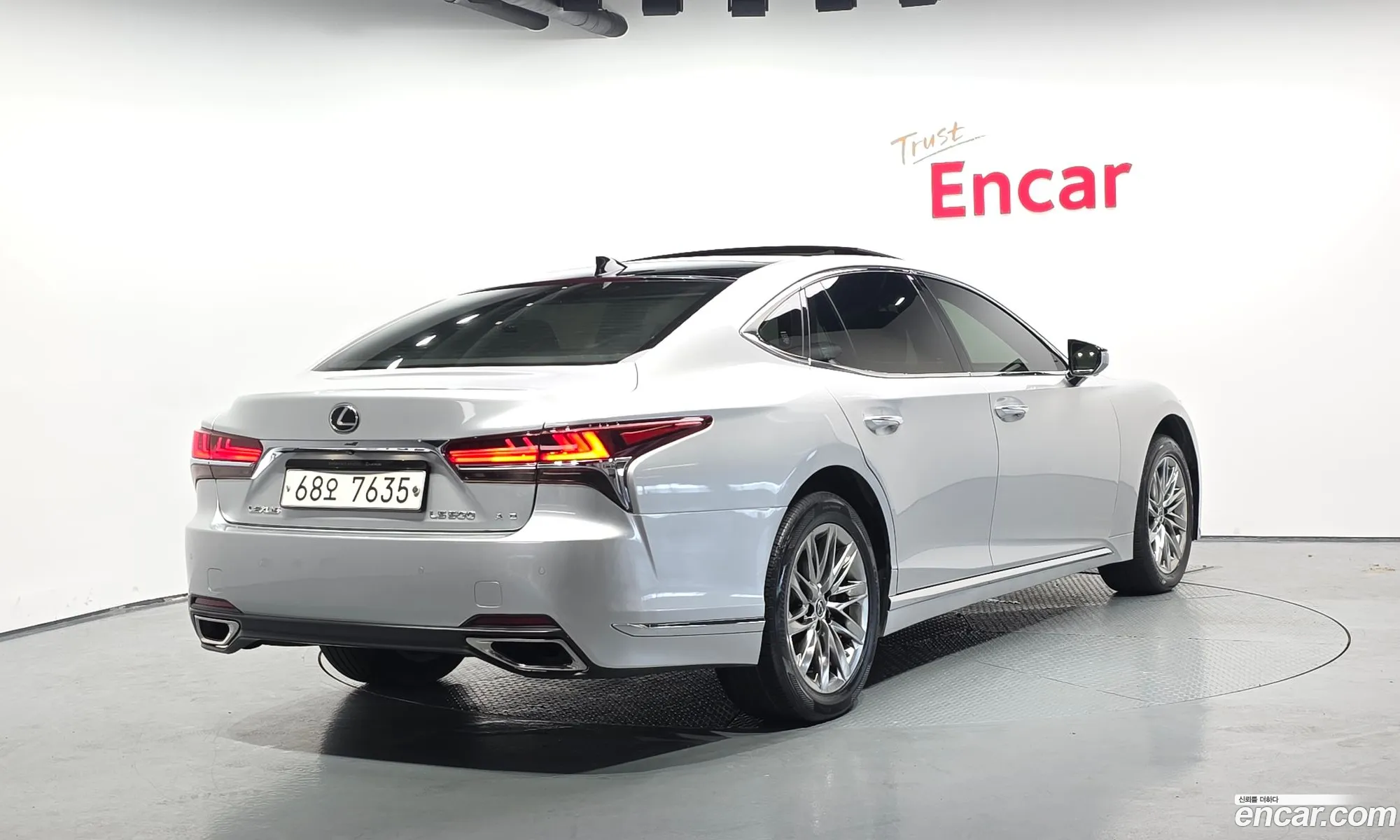Lexus LS500 2018 — 20