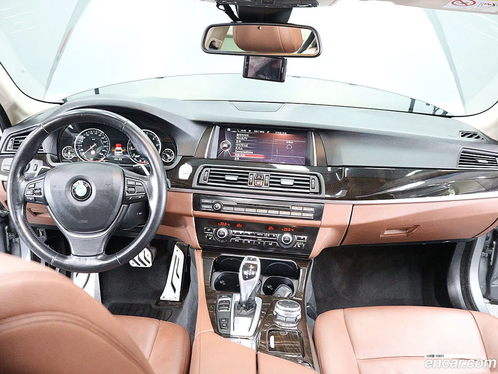 BMW 5 Series 2015 — 16