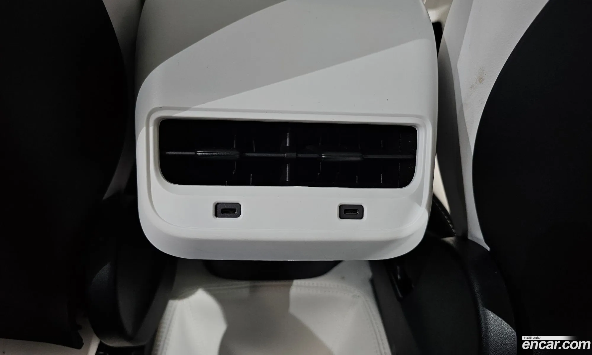 Tesla Model Y 2024 LRWYGCFS5RC426879 — 18