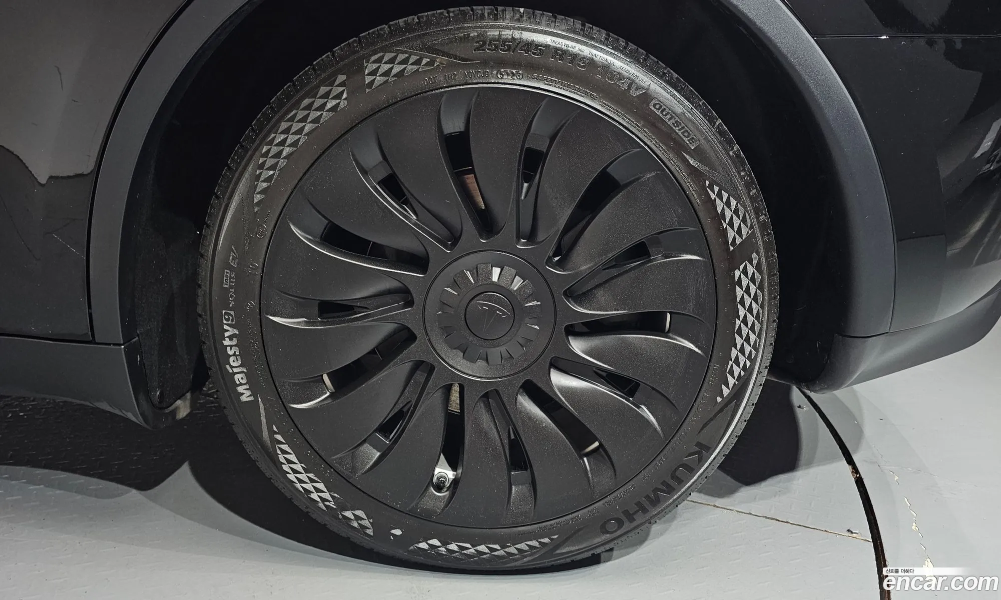 Tesla Model Y 2024 LRWYGCFS5RC426879 — 14