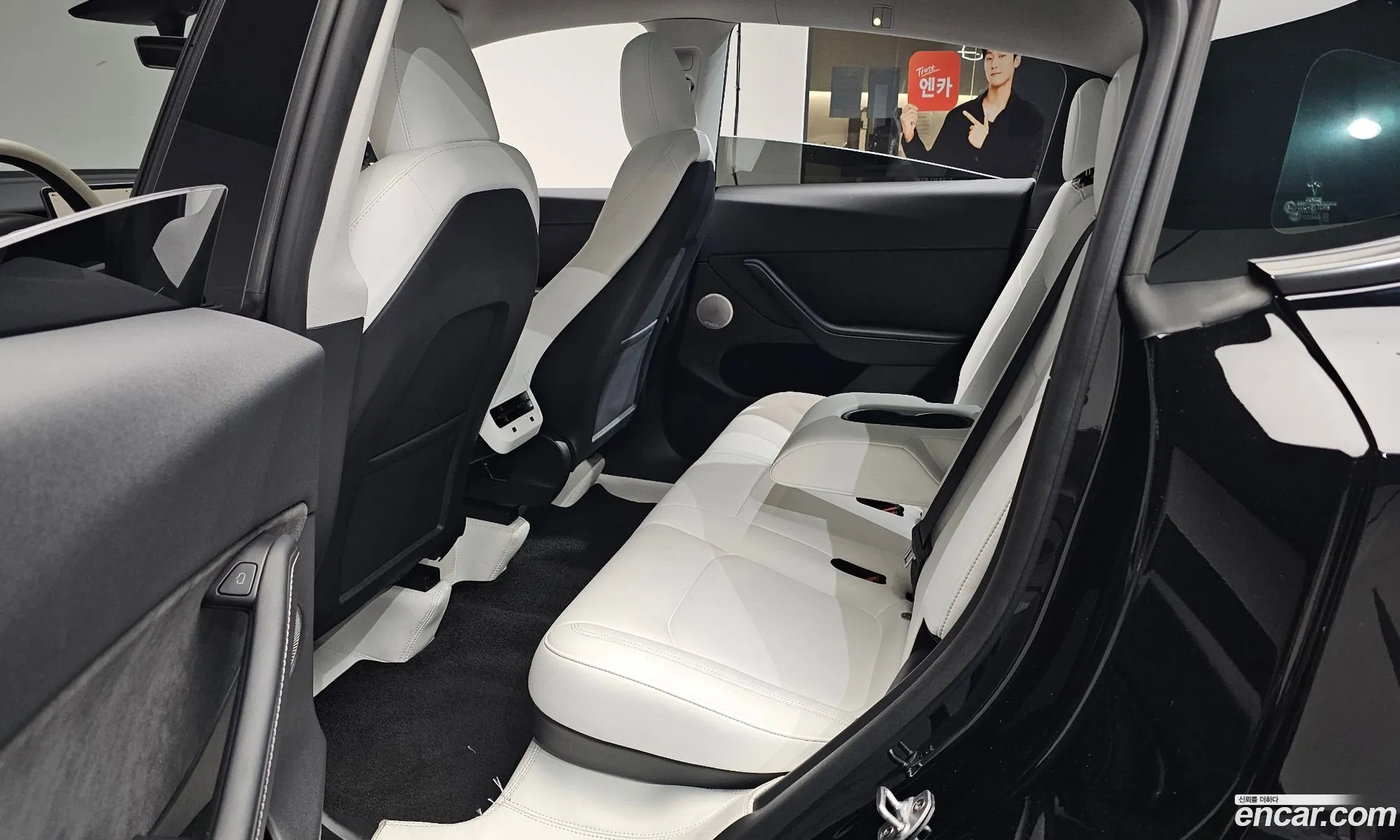 Tesla Model Y 2024 LRWYGCFS5RC426879 — 11