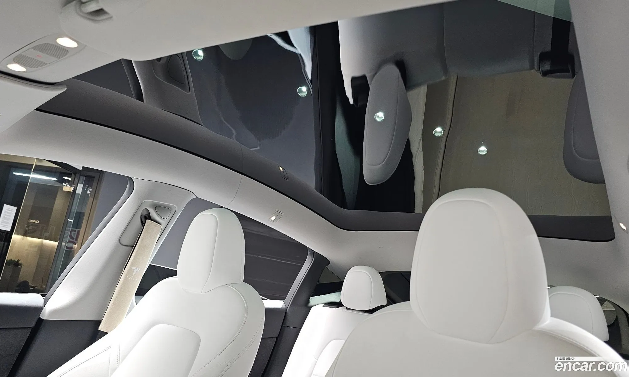 Tesla Model Y 2024 LRWYGCFS5RC426879 — 4