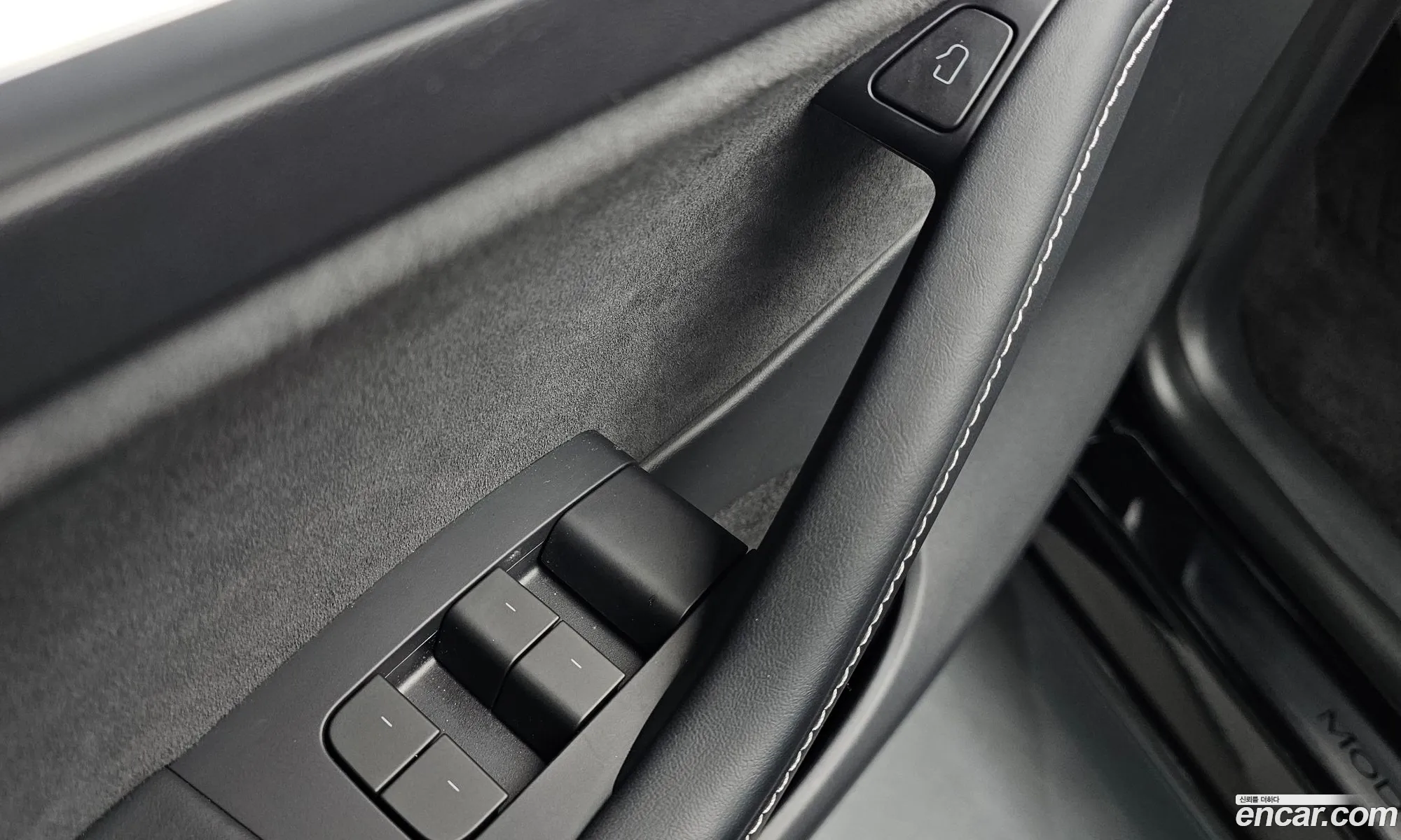 Tesla Model Y 2024 LRWYGCFS5RC426879 — 19