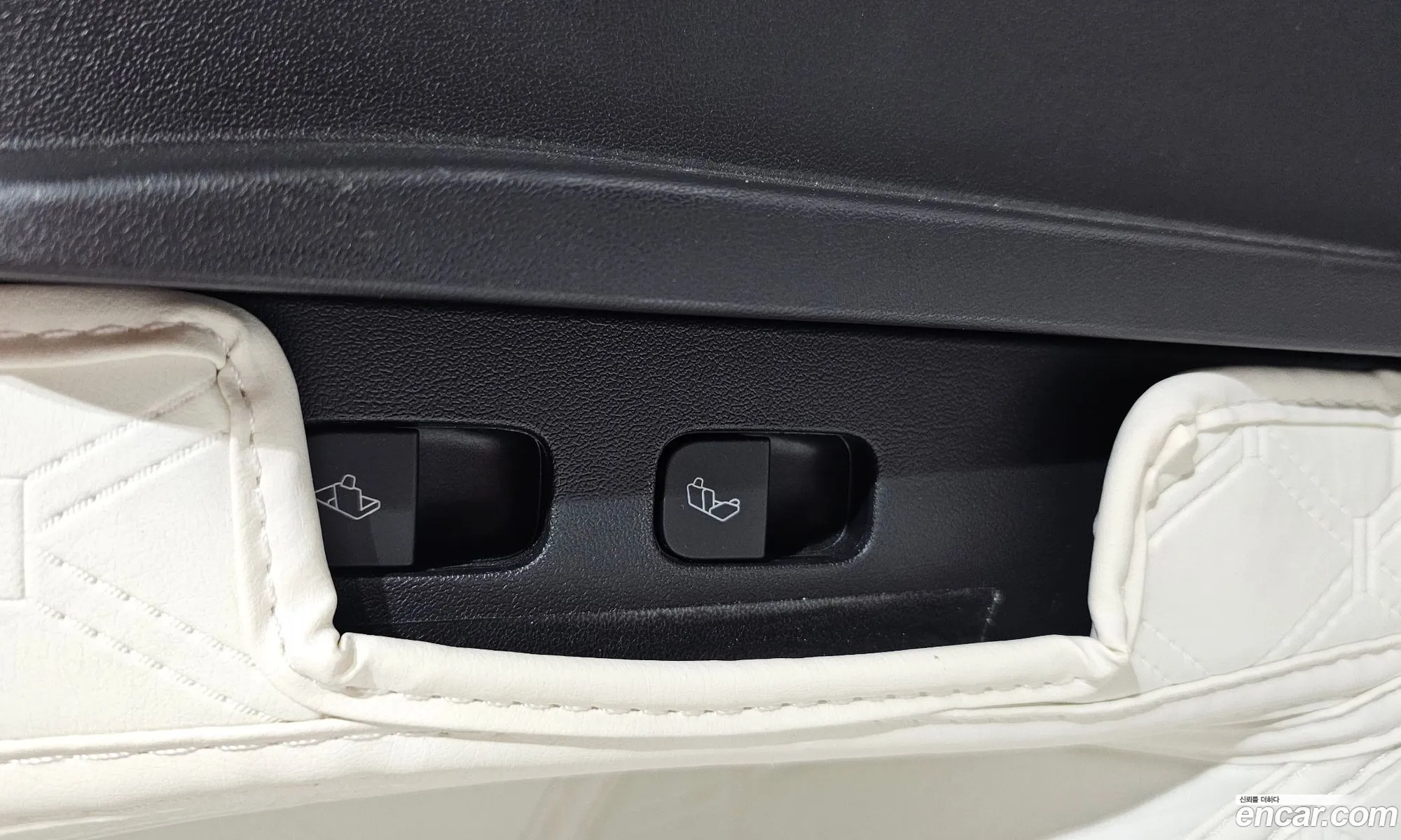 Tesla Model Y 2024 LRWYGCFS5RC426879 — 22