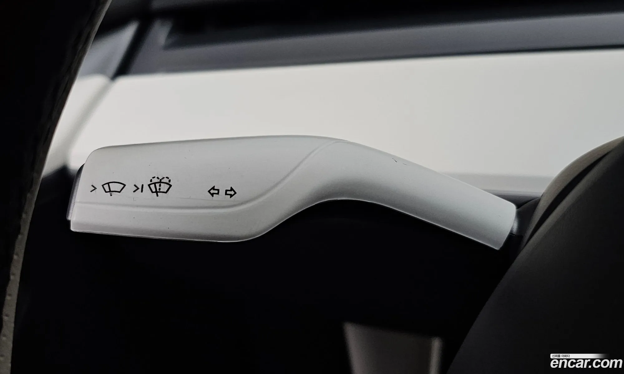 Tesla Model Y 2024 LRWYGCFS5RC426879 — 27