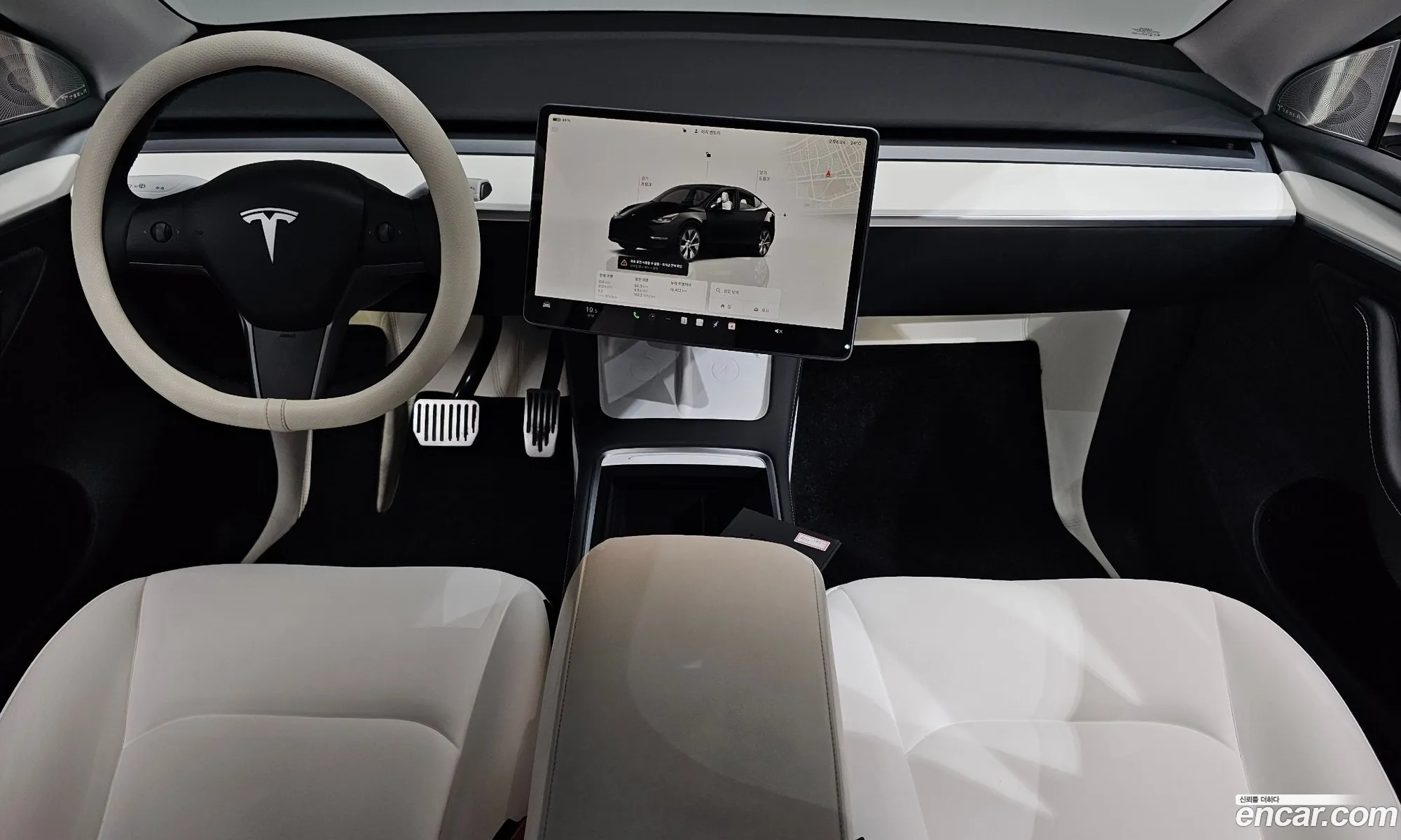 Tesla Model Y 2024 LRWYGCFS5RC426879 — 23