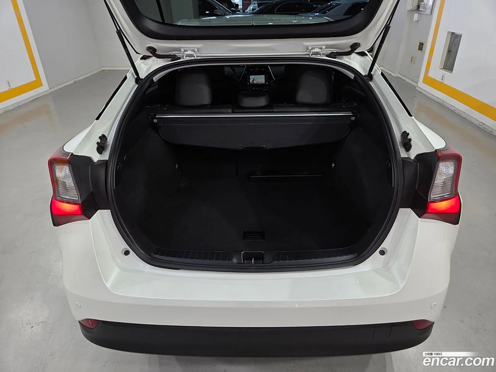 Toyota Prius 2019 — 17