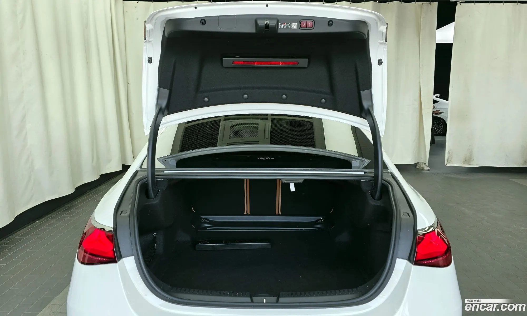 Mercedes-Benz E-Class W214 2025 — 22