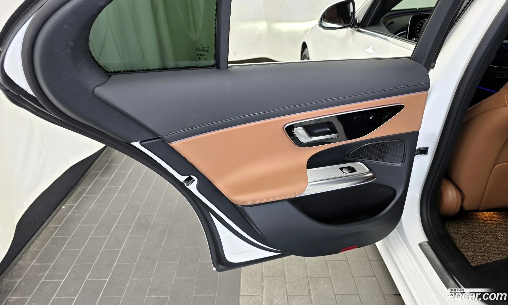Mercedes-Benz E-Class W214 2025 — 16